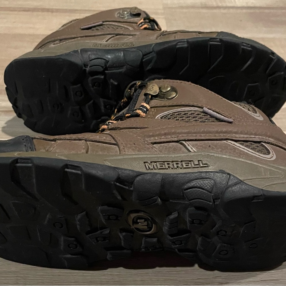 Merrell Kids  Moab 2 Vent Hiking Shoe, Waterproof, MK261204, Size 4.5 - Picture 2 of 7